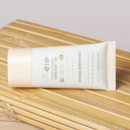 美容護(hù)膚小常識(shí)：科學(xué)有效的100個(gè)方法讓你擁有健康光彩的肌膚