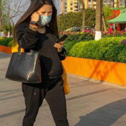 經(jīng)期可以做美容護膚嗎女生：揭秘真相，了解正確的護膚知識！